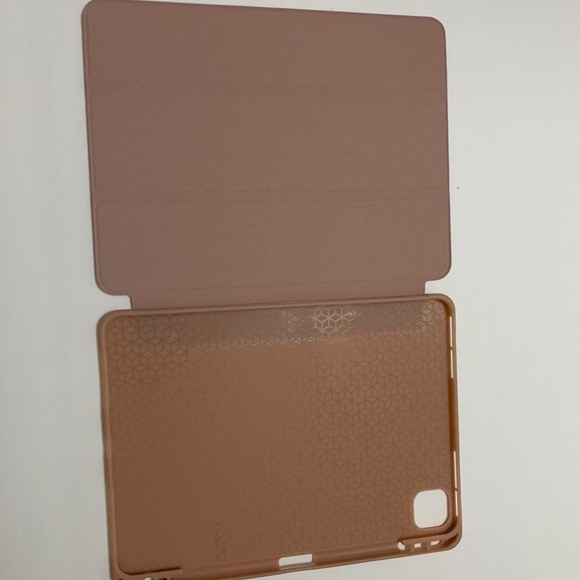 Rose Gold Case For iPad Pro 11 inch 2021 - Picture 7 of 12
